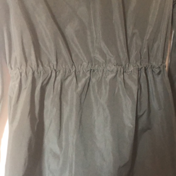 St. John windbreaker - Picture 9 of 11